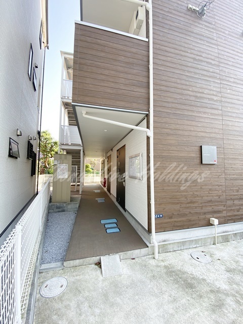 拡大写真:藤沢市大鋸2丁目 1階103の清潔感のあるエントランス♪