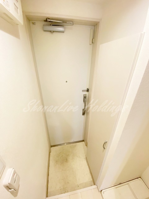 拡大写真:藤沢市本町3丁目 3階305の玄関