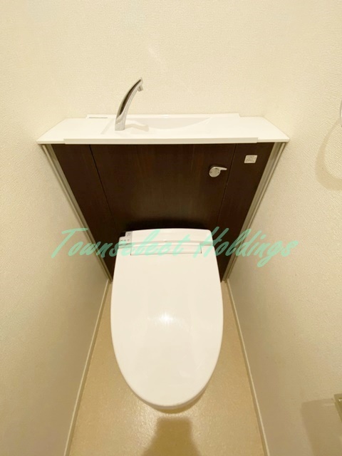 拡大写真:藤沢市辻堂元町4丁目 3階302のトイレ