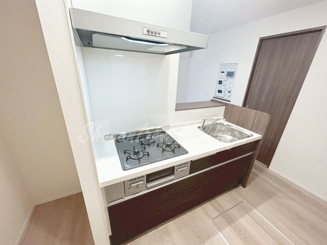 拡大写真:茅ヶ崎市東海岸北2丁目 1階102のキッチン