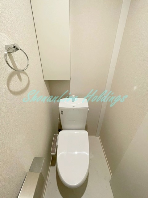拡大写真:藤沢市鵠沼海岸2丁目 3階301のトイレ
