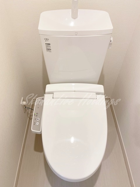 拡大写真:藤沢市亀井野 1階101のトイレ