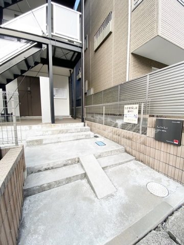 拡大写真:藤沢市藤が岡1丁目 3階305のエントランス