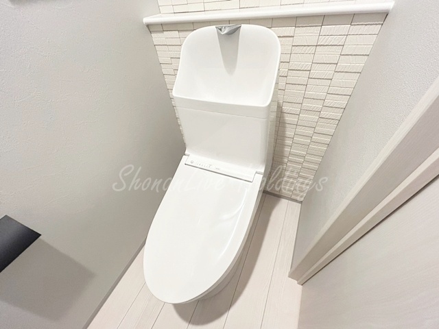 拡大写真:藤沢市羽鳥1丁目 3階302の清潔感のあるトイレです