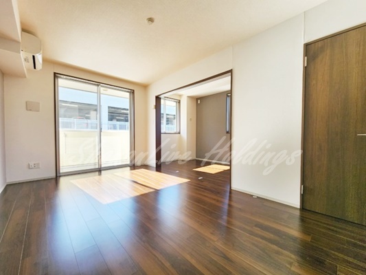 拡大写真:TERRACE WELLNESS 3階306の寝室
