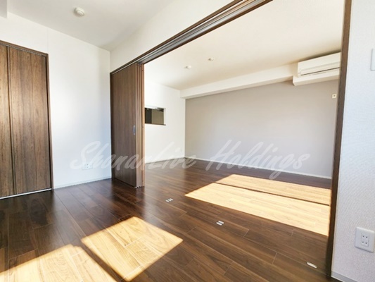 拡大写真:TERRACE WELLNESS 3階306の寝室