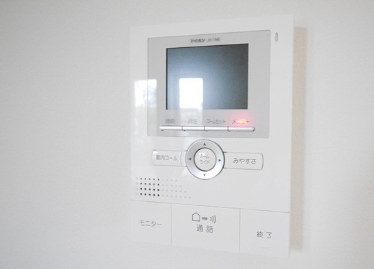 拡大写真:Blanc Refinado 1階1Bのモニタ付きインターホンで安心♪