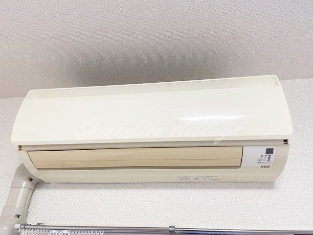 拡大写真:レイシャント鵠沼 1階101のエアコン付きです♪