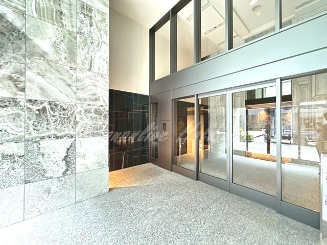 拡大写真:ネベル横浜関内 2階205のエントランス