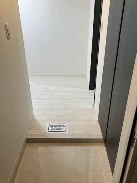 拡大写真:LEXE AZEST横濱関内 3階309の広々玄関♪