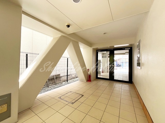 拡大写真:LeReve横濱伊勢佐木町 7階702のエントランス