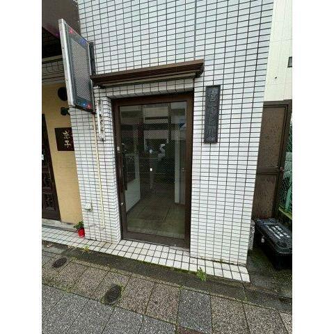 拡大写真:宮下ビル 2階201のエントランス