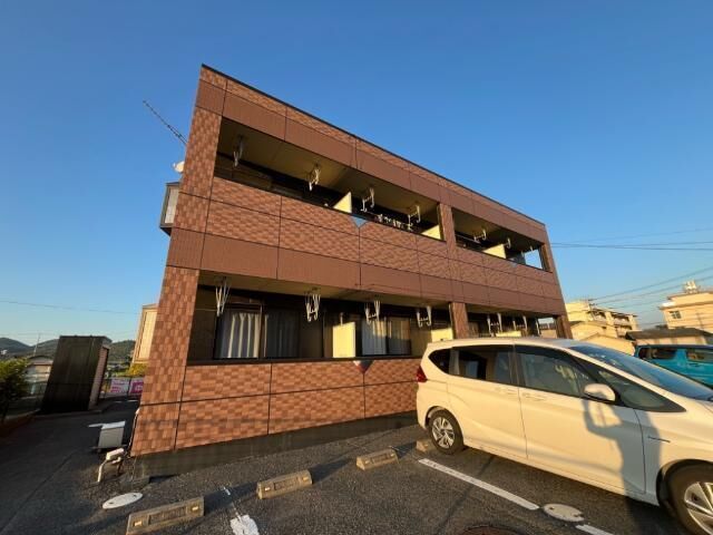 拡大写真:グリーンパレスIII 1階101の外観写真(昼)