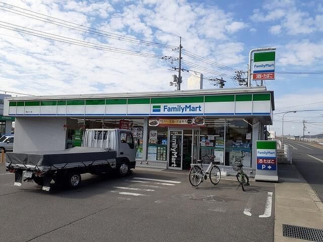 拡大写真:光テラス II 1階103のファミリーマート 岡山さい店さまで130m