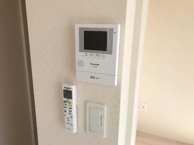 拡大写真:ヴィラ ハルモニアII 2階201のカメラ付インターホン
