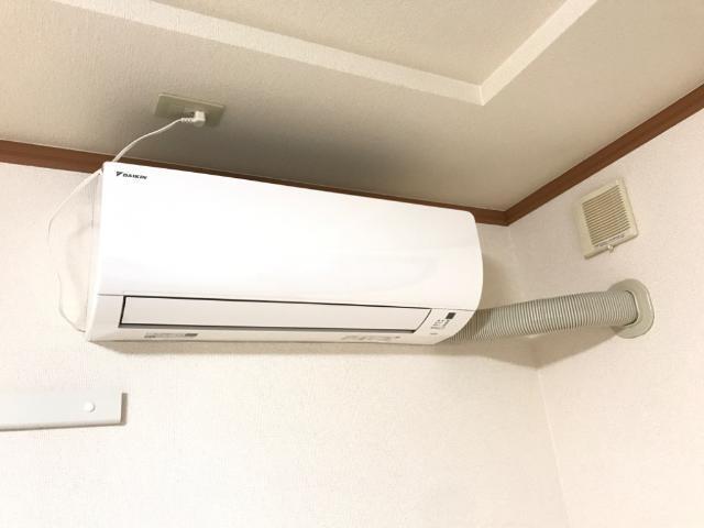 拡大写真:コンフォール 3階302のエアコン