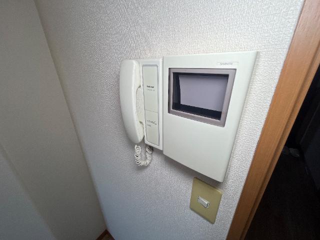 拡大写真:コンフォール 3階305のカメラ付インターホン