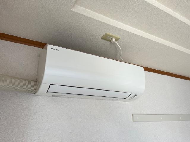 拡大写真:コンフォール 2階203のエアコン
