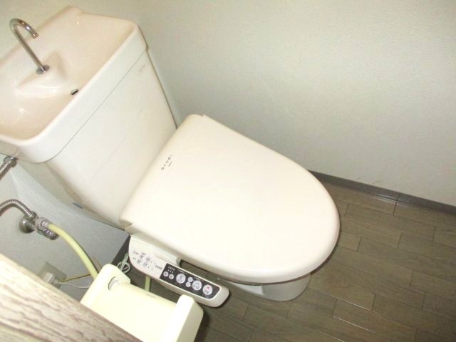 拡大写真:フィネス今治 2階205のトイレ