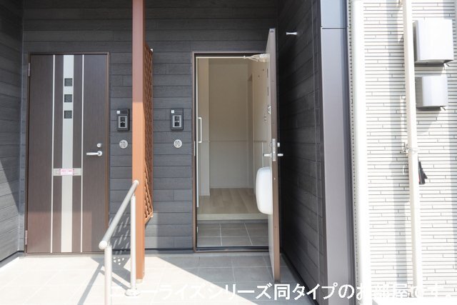 拡大写真:ソレイユ リック 1階106の毎日通る玄関はこちらです