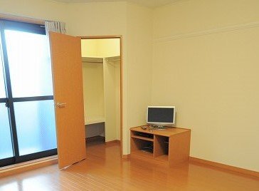 拡大写真:レオパレスSweet 1階110の備品や設備仕様は号室等により異なります現地をご確認下さい。