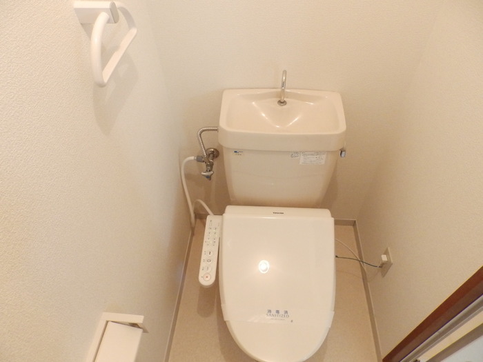 拡大写真:山田アパート 2階202のトイレ