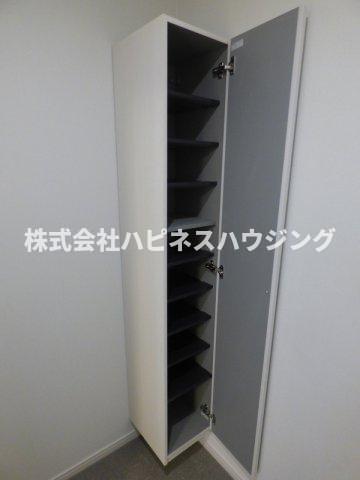 拡大写真:オークプレイス 1階101の玄関
