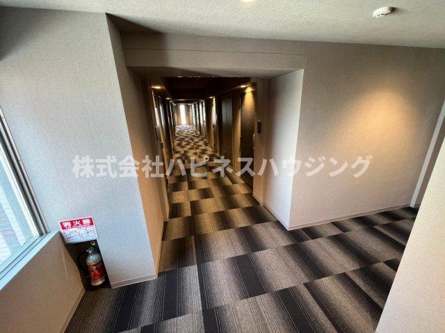 拡大写真：ＬａＳａｎｔｅ柏 3階302のホテルライクな内廊下