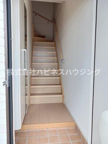 拡大写真:T’sウィステリアⅠ 2階202の玄関