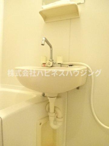 拡大写真:エステート渡辺 2階205の洗面所