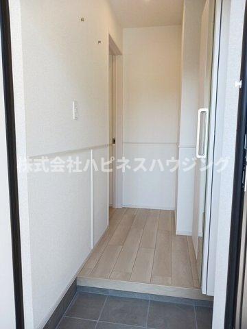 拡大写真:カムラコート 1階101の玄関