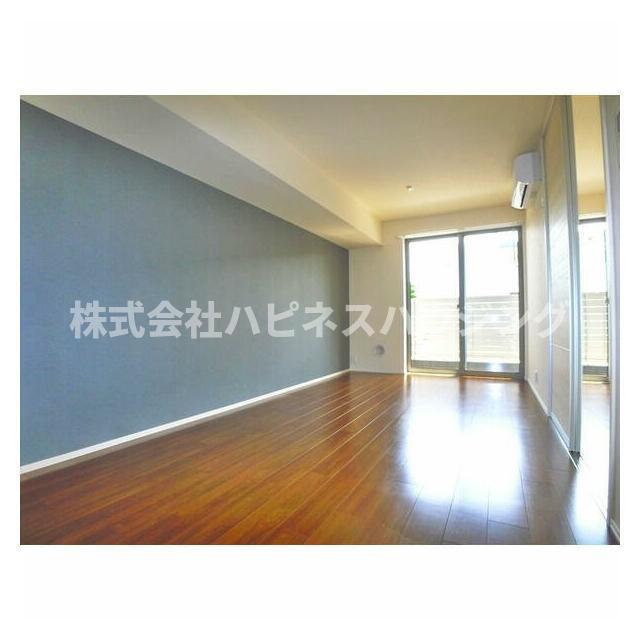 拡大写真:Pluslin Garden(プラスリンガーデン) 1階103の居間