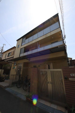 拡大写真:尼崎市瓦宮2丁目 3階301の敷地内・建物