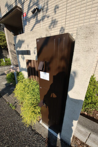 拡大写真:尼崎市小中島2丁目 2階201の敷地内・建物