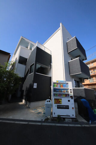 拡大写真:尼崎市南塚口町8丁目 3階301の敷地内・建物