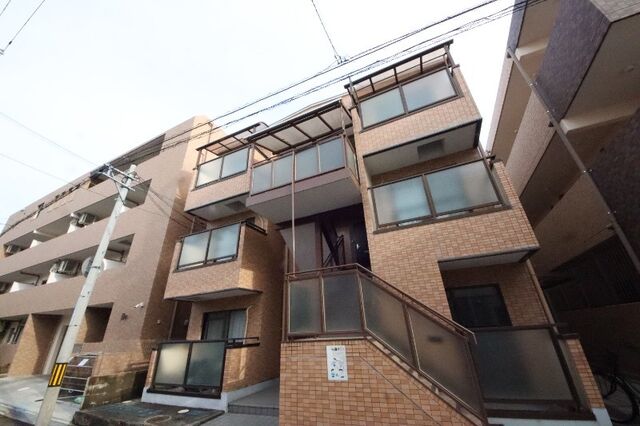 写真：尼崎市西難波町１丁目の外観