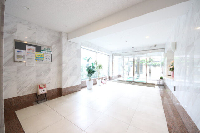 拡大写真:尼崎市南塚口町3丁目 3階302の敷地内・建物