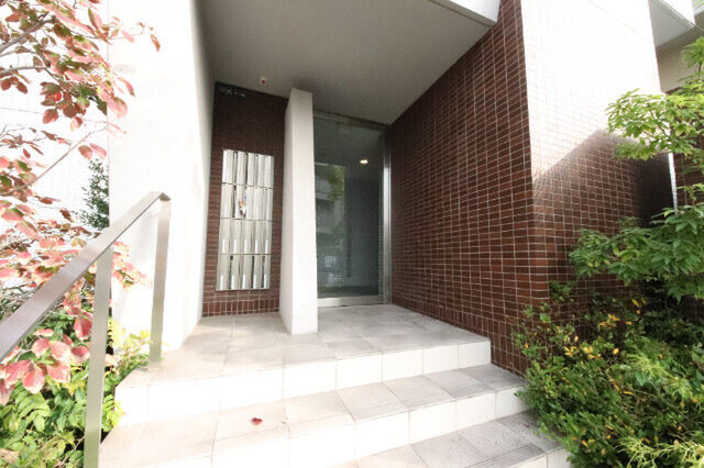拡大写真:尼崎市金楽寺町2丁目 3階302の敷地内・建物