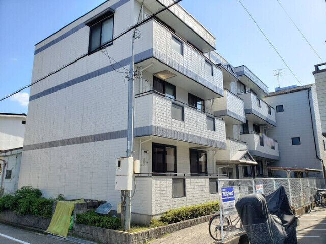 写真：尼崎市西難波町６丁目の外観