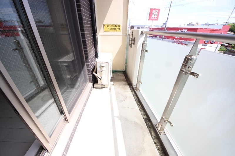 拡大写真:尼崎市浜田町2丁目 2階203のバルコニー
