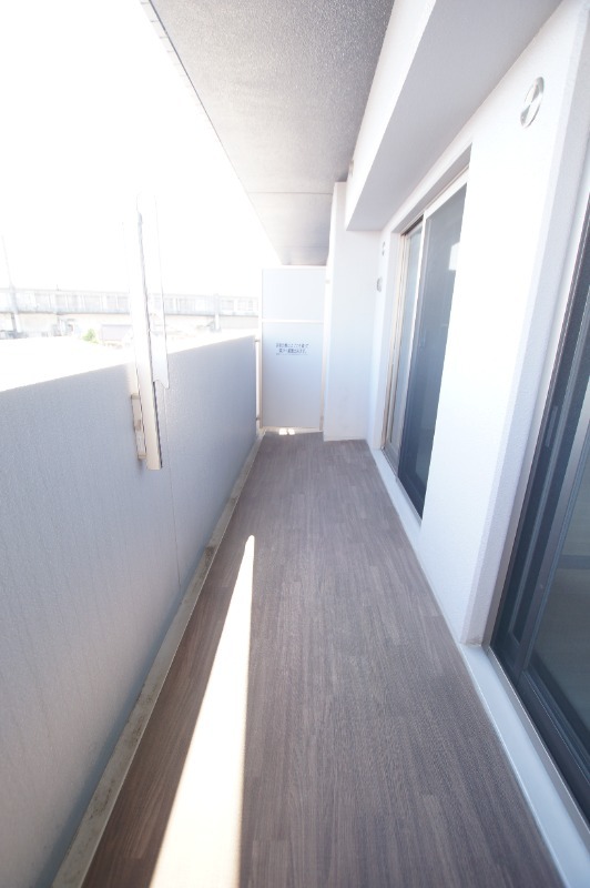 拡大写真:尼崎市善法寺町 4階402のバルコニー