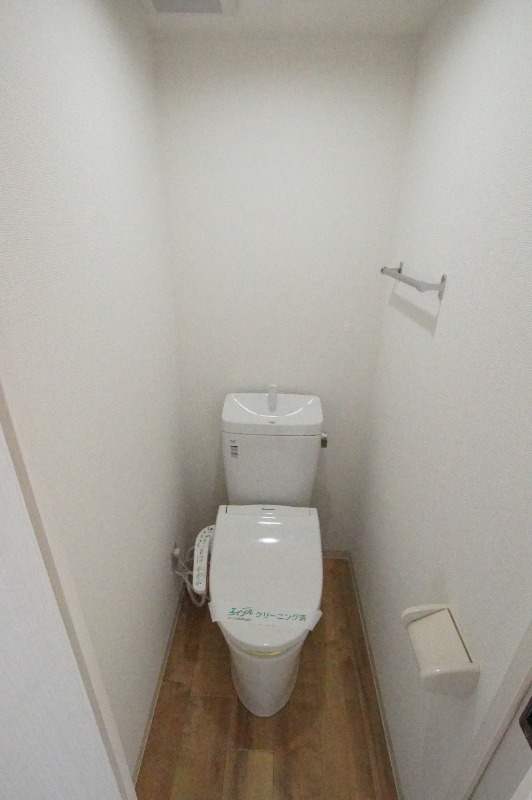拡大写真:尼崎市塚口町1丁目 3階303のトイレ