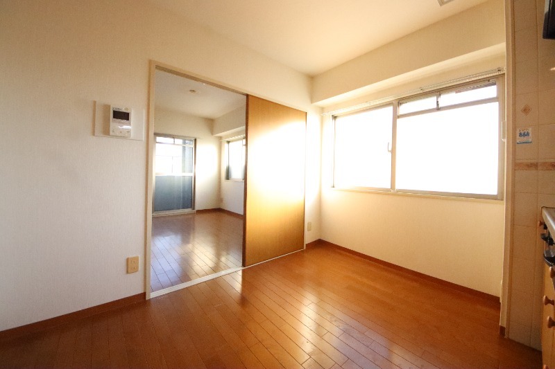 拡大写真:尼崎市次屋3丁目 3階303の内観