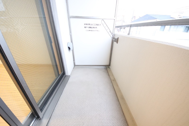 拡大写真:尼崎市南塚口町3丁目 3階302のバルコニー