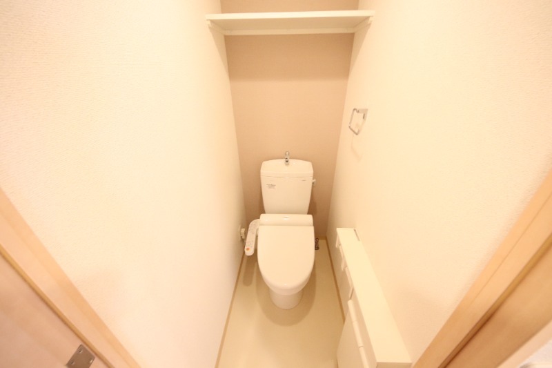 拡大写真:尼崎市南塚口町3丁目 4階403のトイレ