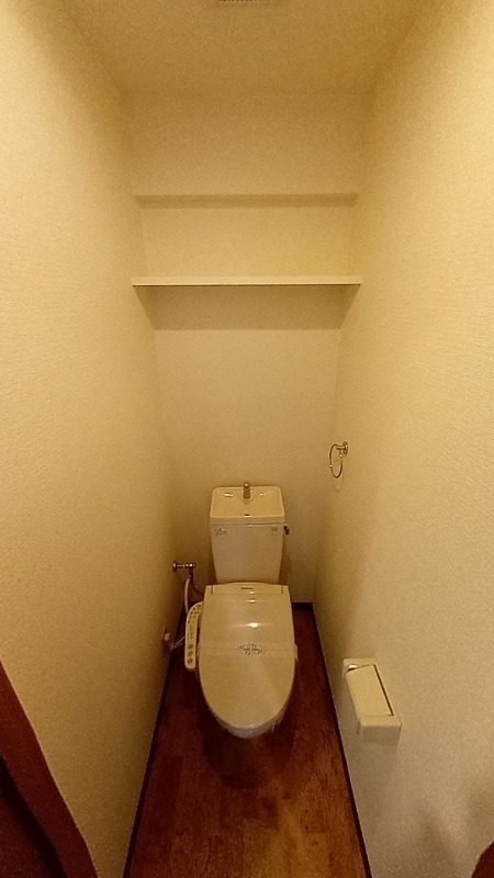 拡大写真:尼崎市南塚口町8丁目 3階303のトイレ