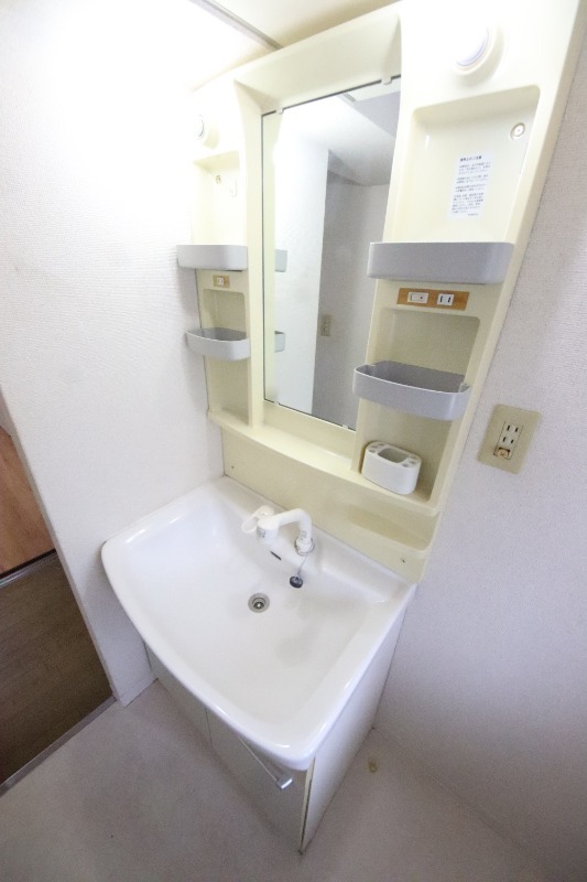拡大写真:尼崎市武庫之荘本町2丁目 2階202の洗面所