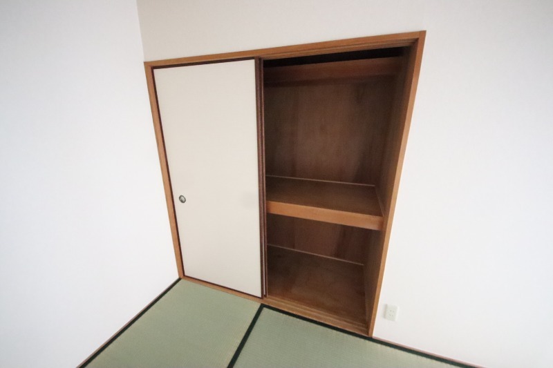 拡大写真:尼崎市東難波町5丁目 10階1002の収納