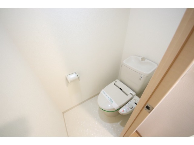 拡大写真:尼崎市南塚口町3丁目 5階510のトイレ