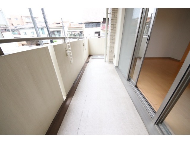 拡大写真:尼崎市南塚口町3丁目 5階510のバルコニー